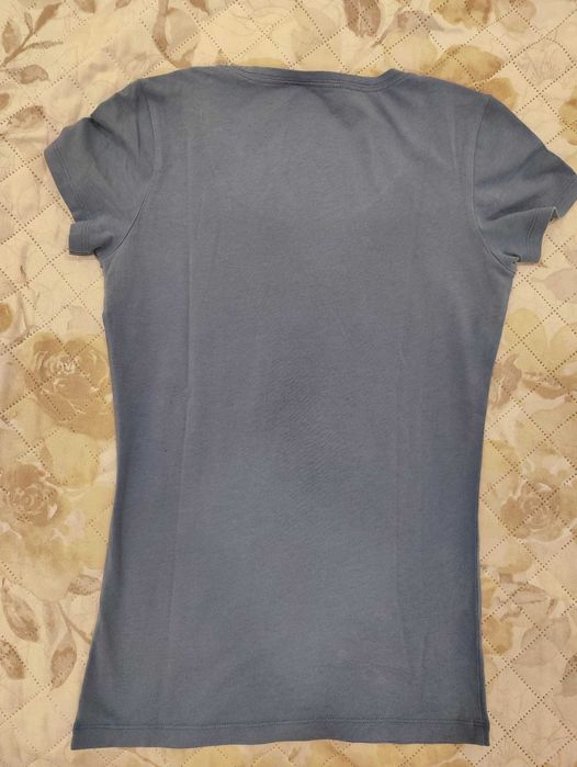 T-shirt Guess tam. M em excelente estado