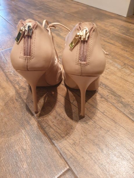 Buty firmy Kazar