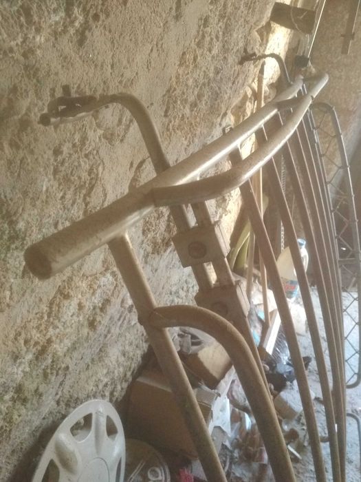 Grade de tejadilho antiga para clássicos