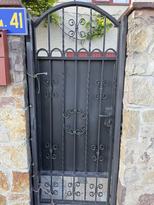 Ворота калітка калитка хвіртка гараж дім подвір'я