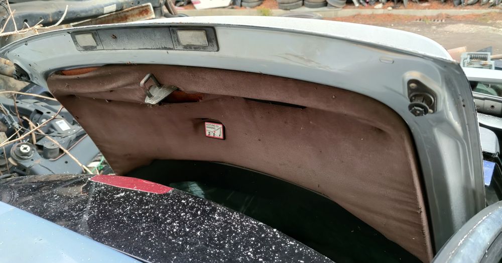 Audi TT 8n listwa podświetlenia tablicy rejestracyjnej