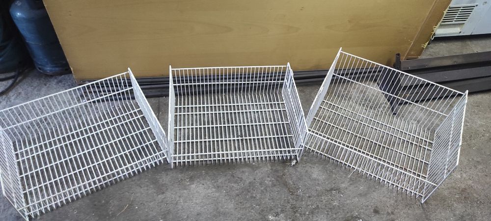 Selling metal baskets426076136077404161