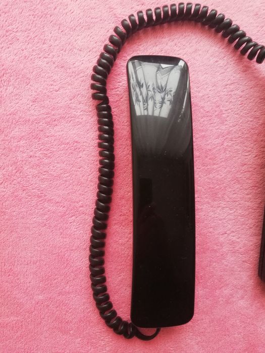 Telefon stacjonarny.