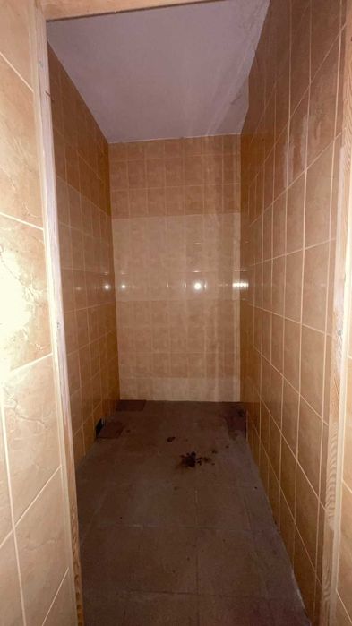 Офісне приміщення  площею 400 м² на  ділянці 30 соток в с. Плесецьке