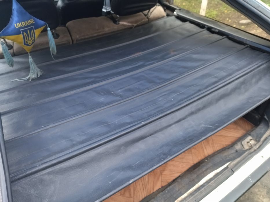 Шторка багажника AUDI 100 c3 Avant