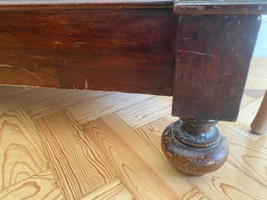 Cómoda de madeira maciça