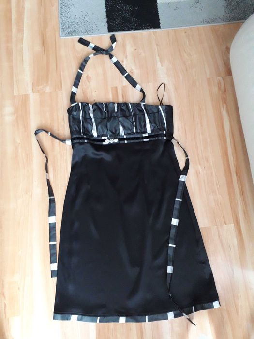 Sukienka czarna r 40/42
