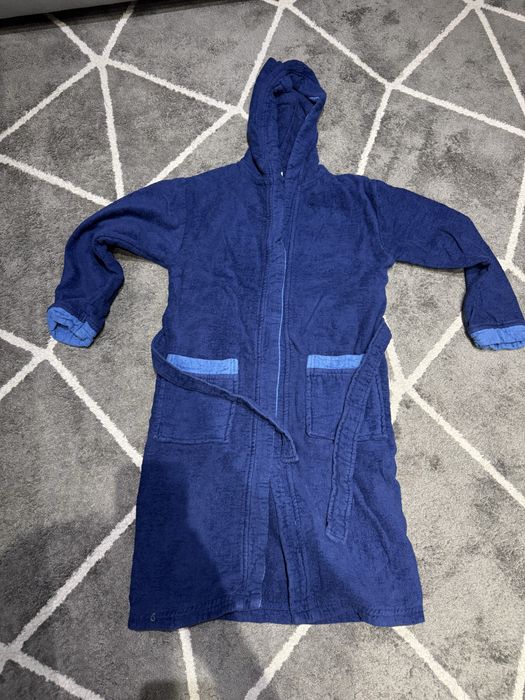 Granatowy szlafrok r.134/140