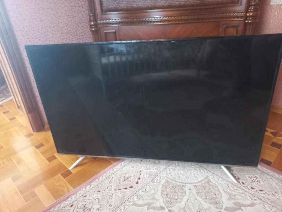 Bravis Led 55 дюймів(Бита матриця)
