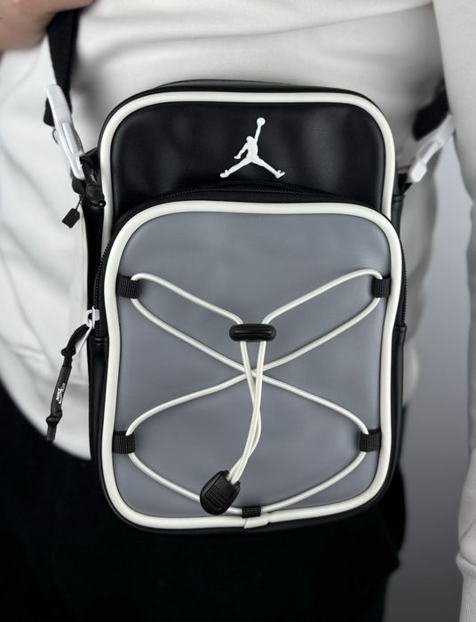 Сумка Nike Air Jordan Festival Bag Crossbody (Чорна, Червона, Жовта).