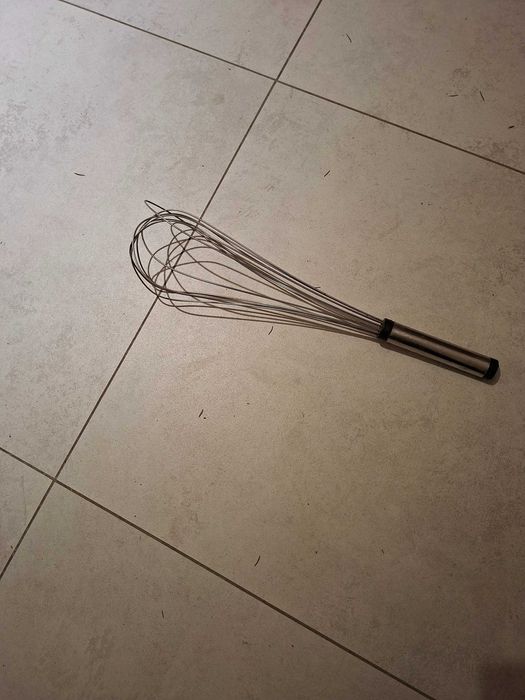 Sprzedam wiaderka poidła plus jarzmo i łańcuch
