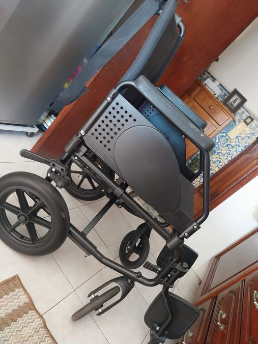 Vendo cadeira de rodas