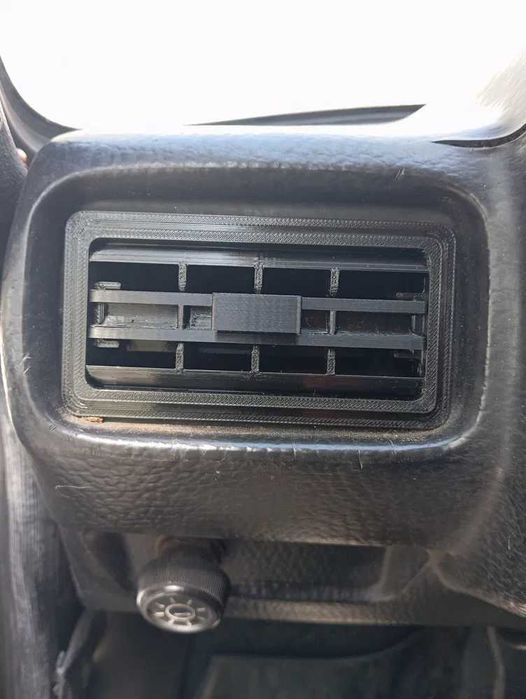 Підстаканник у дифлектор ВАЗ VAZ 2105/2107/2121 Niva / Lada