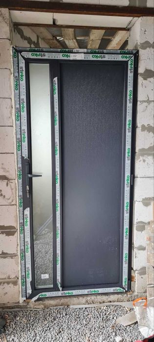 Продам окна1300грн. двери3500грн. пластик Вікна та двері