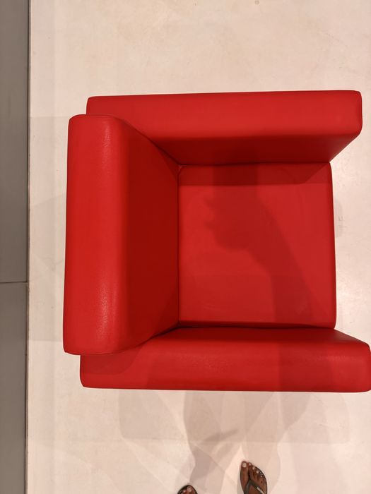 Vende-se Sofás/Cadeirões/Poltronas em pele - Marca Movixira