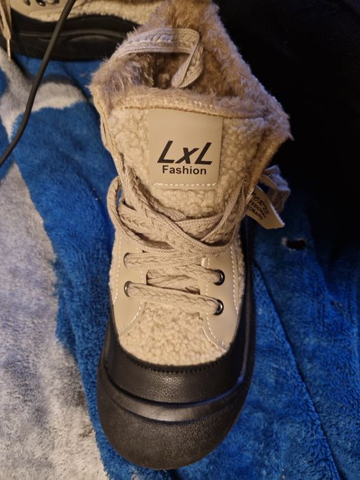 Buty z misiem nowe