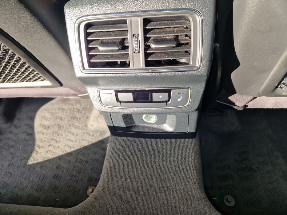 Sprzedam lub Zamienię  Audi Q5 S line, webasto podgrzewana kierownica,