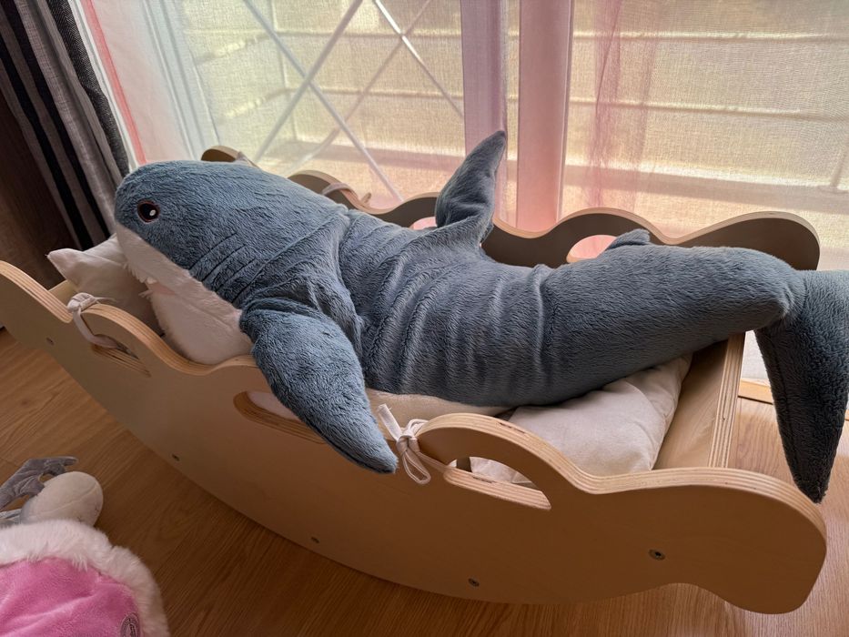 Arco/baloiço de madeira com almofada