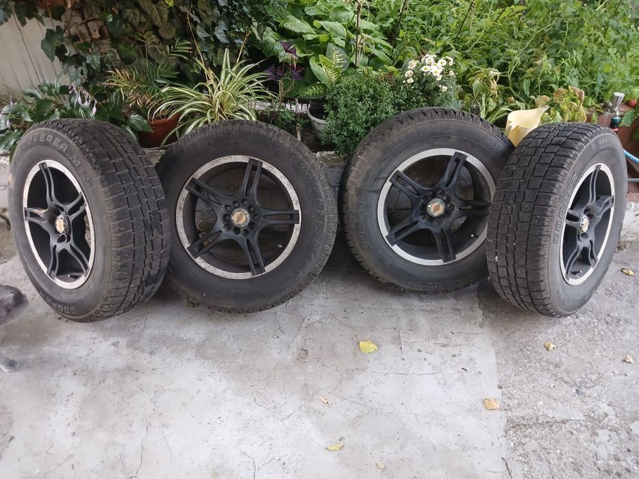 Продаю комплект зимніх коліс R16 5/114,3 .Стояли на NISSAN x-trail T31.
