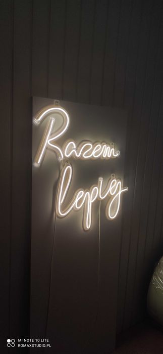 Ledon, neon  razem lepiej
