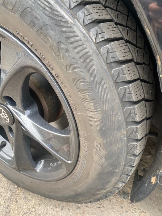 Покришки BRIDGESTONE зима 215/65R16