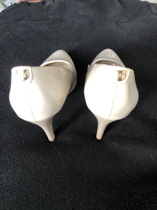 Buty szpilki eleganckie beżowe tanio!