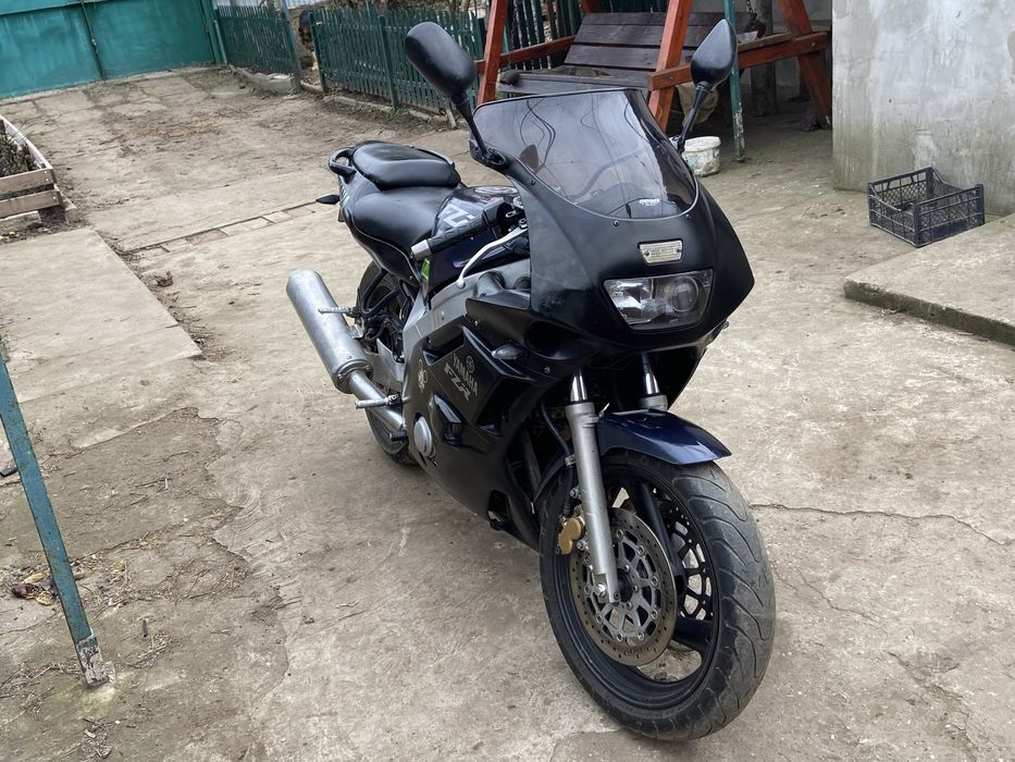 Yamaha fzr 600 genesis