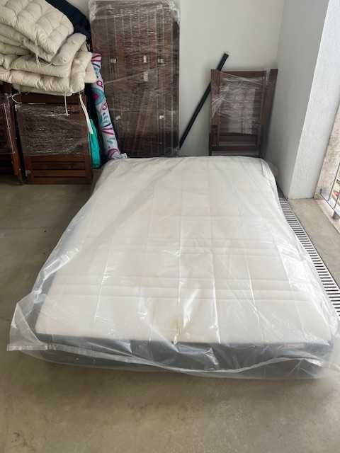 Vendo colchão IKEA modelo HÖVÅG,  tamanho 140x200 cm, firme