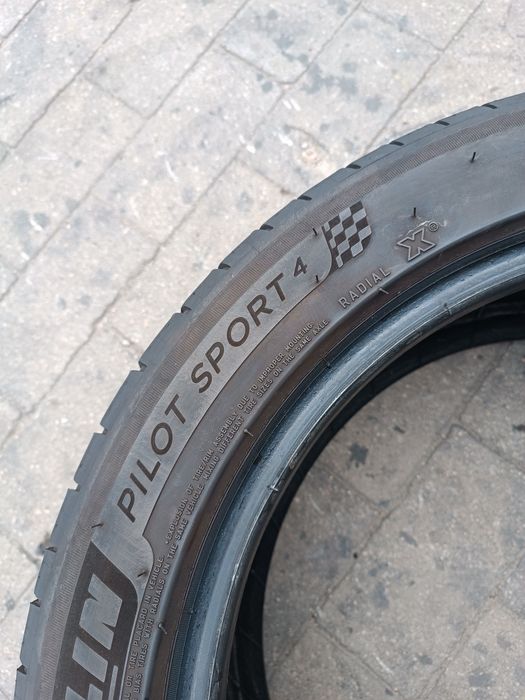 235/45ZR17 Michelin Pilot Sport 4 235/45R17