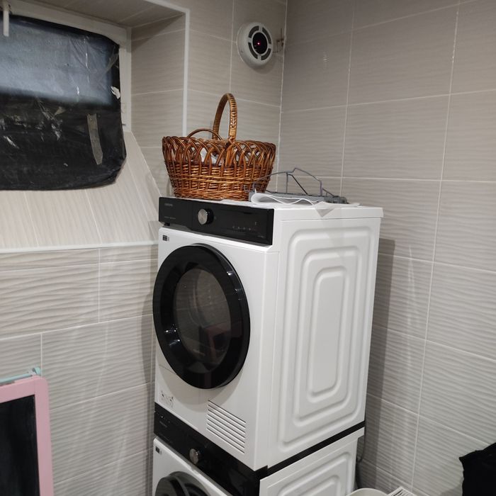 Продаж 4кн,квартири в будинку,р-н Кобилянської.