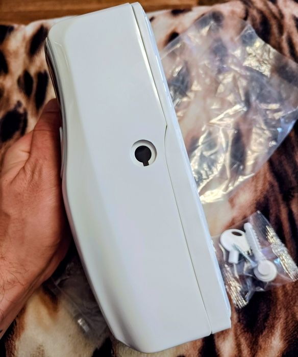 Электронный диспенсер освежителя воздуха Gatto А-3100 LCD