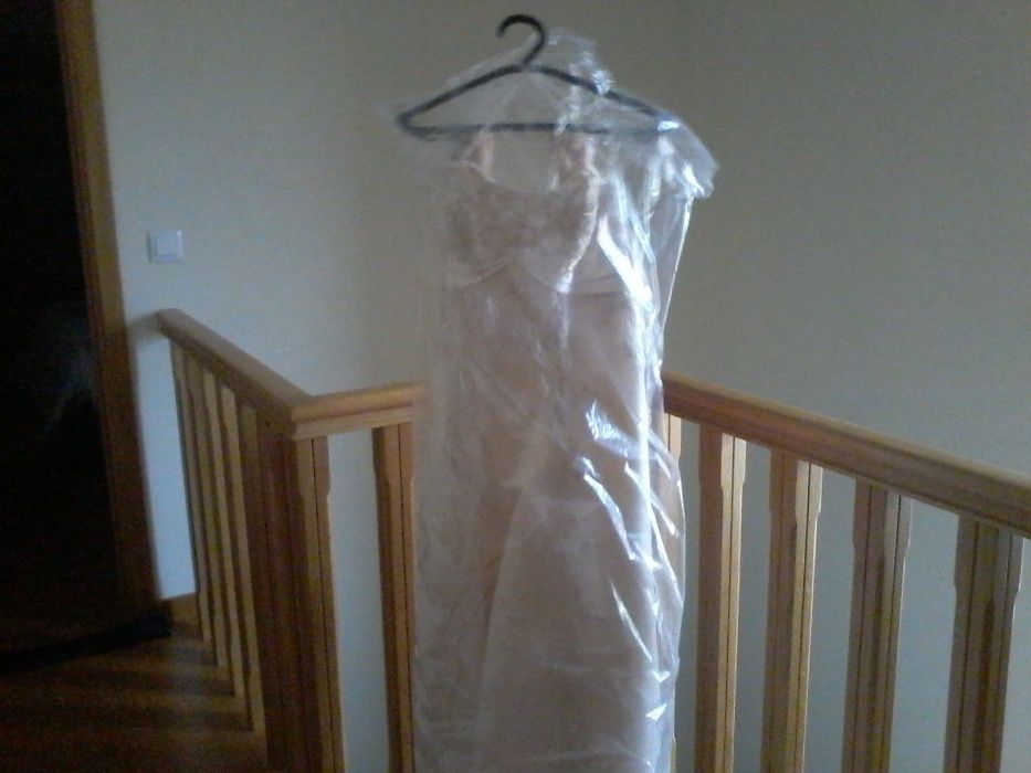 Vestido de noiva e fato de noivo