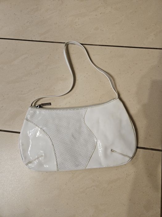 Biała lakierowana torebka na ramię LMarconi