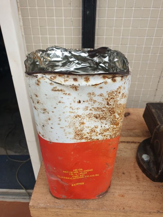 Lata antiga da shell