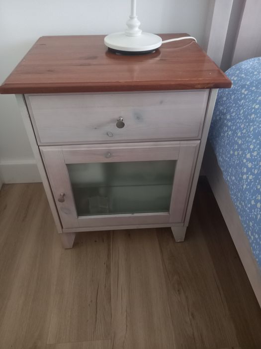 Oportunidade. Cama casal com Estrado. Estilo nórdico.
