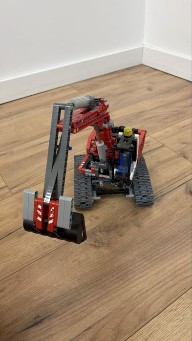LEGO Technic 8294 Excavator – Koparka gąsienicowa – 720 elementów