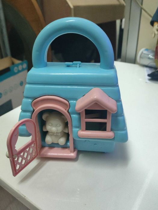 Brinquedo casinha mala pinypom com peças