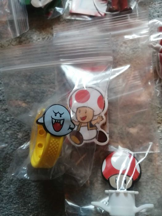 Bonecos super Mário Kinder surpresa