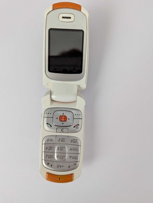 Телефон Samsung E530, жабка,кнопочний,мобільний,розкладушка оранжевий