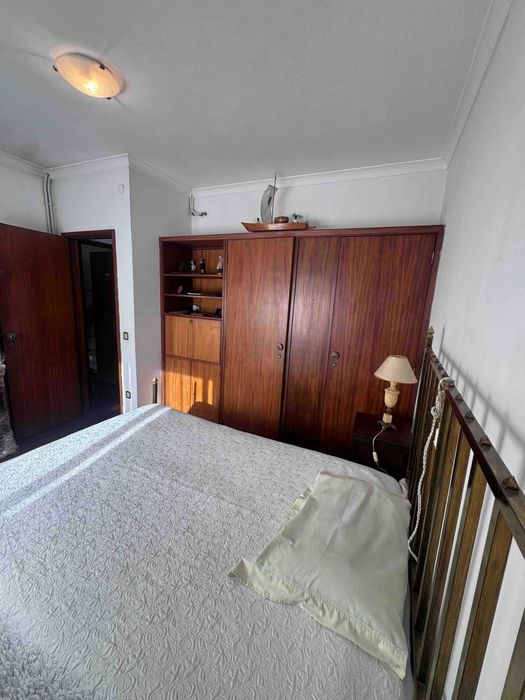 Quartos para Arrendar em Moradia — Custóias, Matosinhos