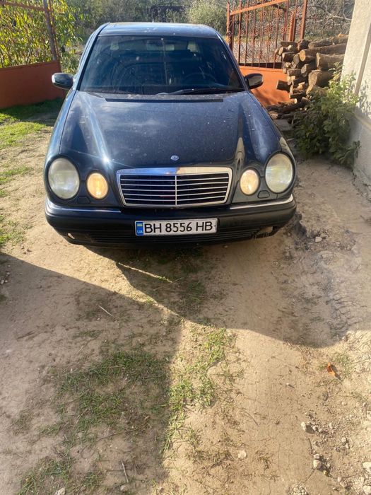 Мерс, очкарик 210