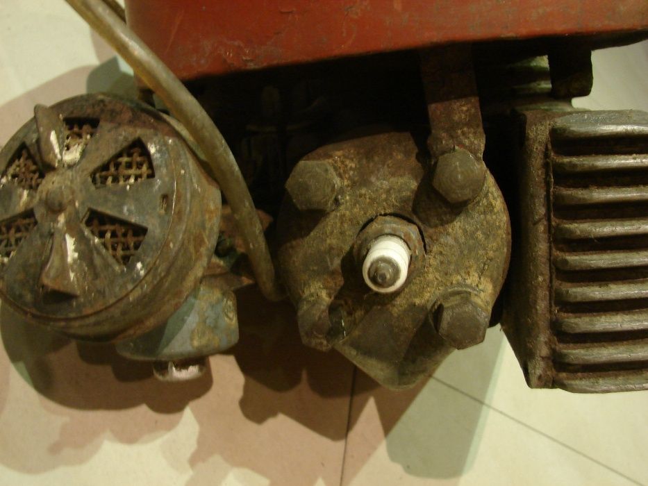 zabytkowy silnik spalinowy kajakowy NIXE BERLIN 1956 rok