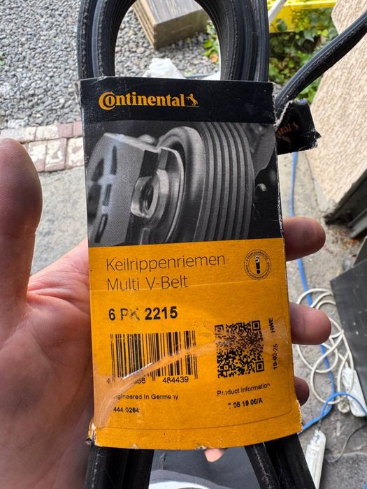Continental Поліклиновий ремінь 6PK2215
