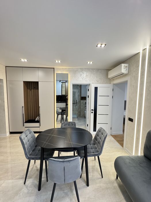 Продам 1 кімнатну біля озера,кухня-студія із індивід. газовим оп