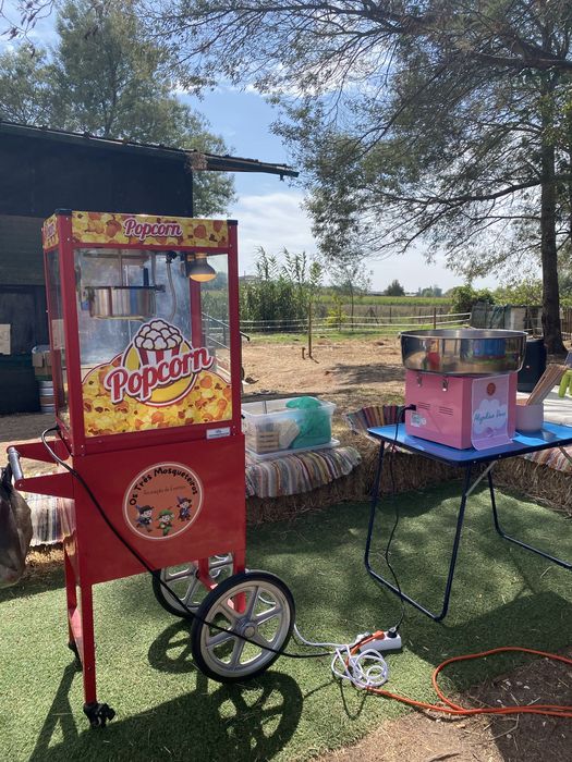 Máquina de pipocas e algodão doce