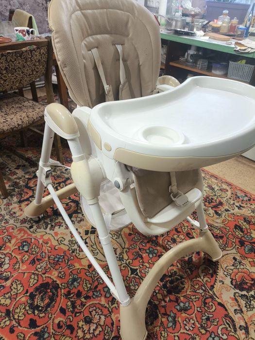 Крісло для годування