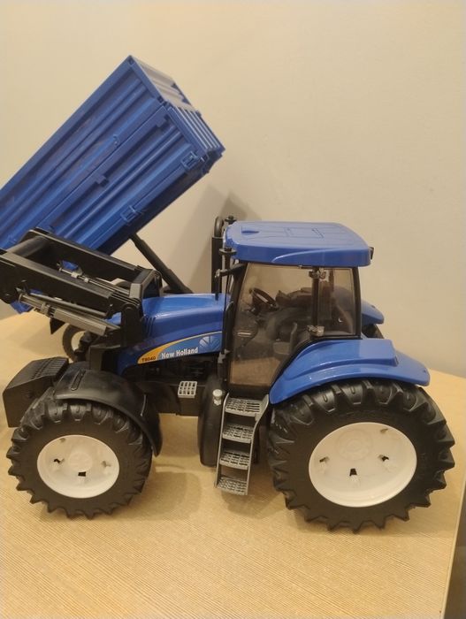 Traktor Bruder z przyczepą duży
