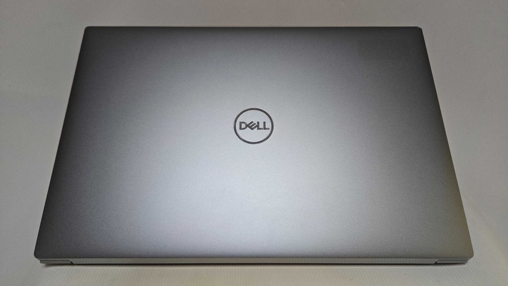 Dell Precision 5550 15.6" IPS i7-10850H 16GB 256GB nVidia Quadro T1000 4 GB GDDR5,