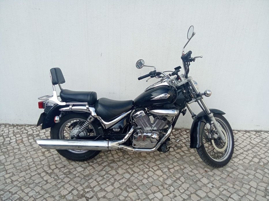 Suzuki Intruder 250cc – Novembro 2006 – Excelente Estado