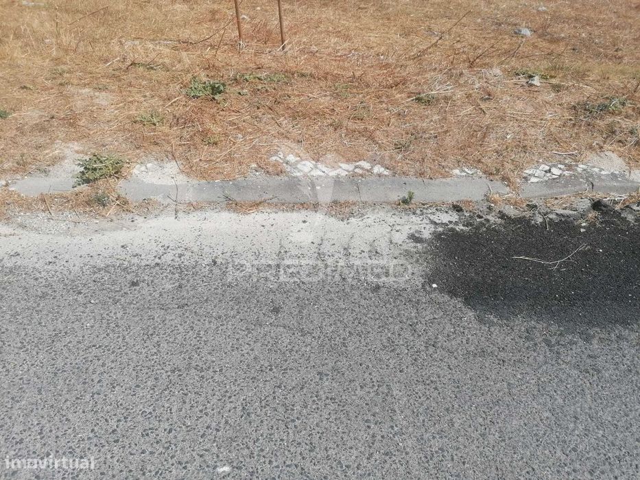 Terreno Urbano -  Urbanização Das Fontaínhas (Alenquer)